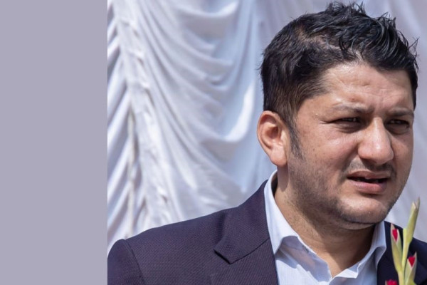 एमाले नेतृत्वमा इन्जिनियर डा.भेषराज थापाको उम्मेदवारी घोषणा